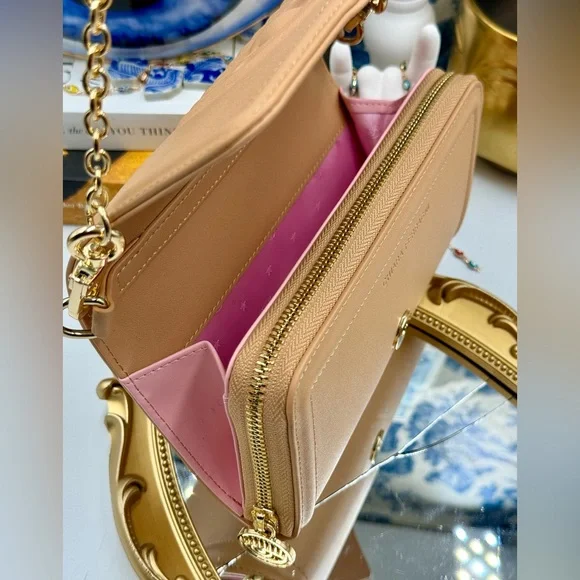 🆕 CHIARA FERRAGNI 🧿 NWOB Eyelike Motif Chain Linked Wallet on Chain, Nude